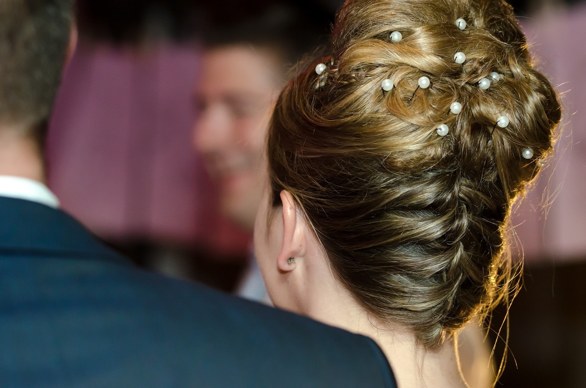 Chignon mariage : une coiffure élégante et féminine pour être la plus belle